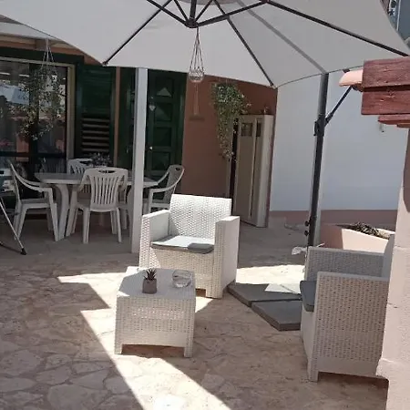 Dolce Apartment *